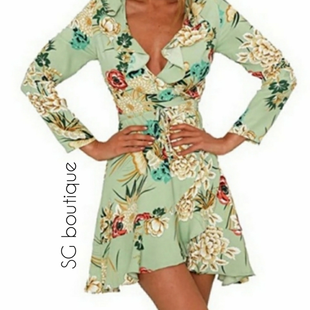 🆕⭐ Flirty Sage green floral ruffle wrap dress ⭐